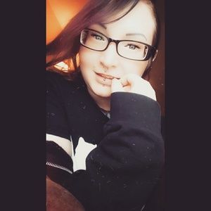 Meet your Posher, Lanie